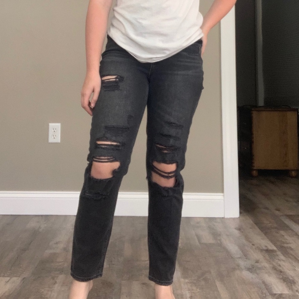 american eagle black distressed mom jeans